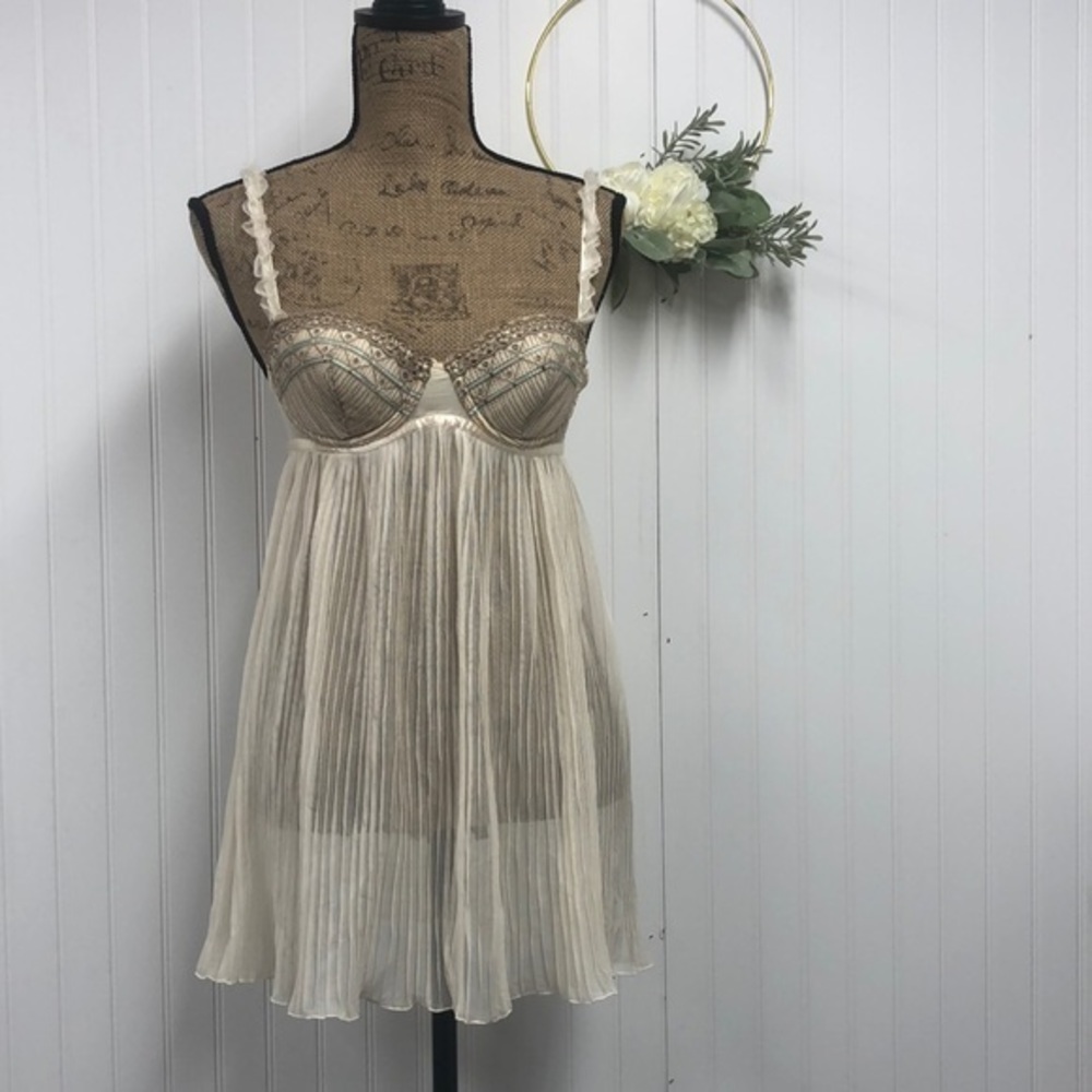 Flora lingerie top.